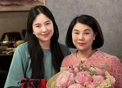 Biết MC Mai Ngọc xinh đẹp rồi, nhưng không ngờ mẹ ruột cũng sở hữu nhan sắc "không phải dạng vừa"