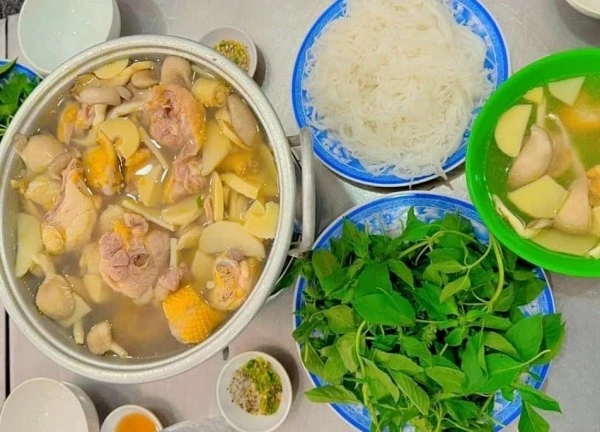 Cách nấu lẩu gà lá é đơn giản, thơm ngon