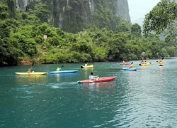 Mùa hè dạo thuyền trên sông Chày ở Phong Nha - Kẻ Bàng