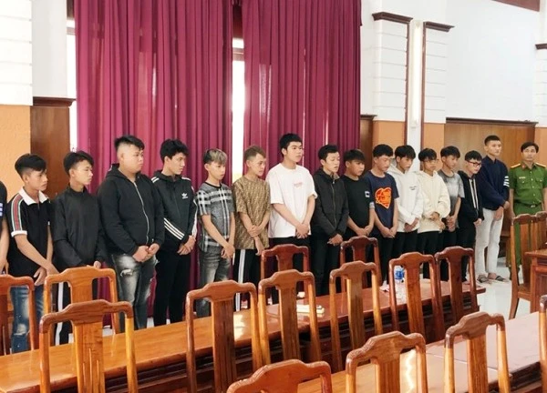 Khởi tố 26 thanh thiếu niên dùng hung khí đánh nhau gây thương tích
