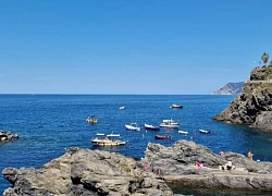 Manarola ngôi làng sắc màu bên bờ biển ở Ý