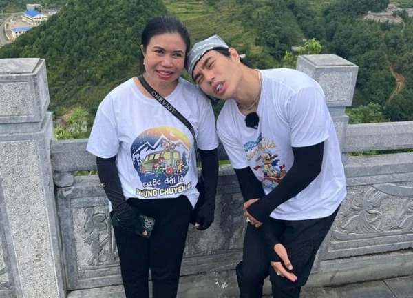 Mẹ Lê Dương Bảo Lâm bị ngã nghiêm trọng, nhóc tỳ 3 tuổi vừa phát hiện liền có hành động gây kinh ngạc