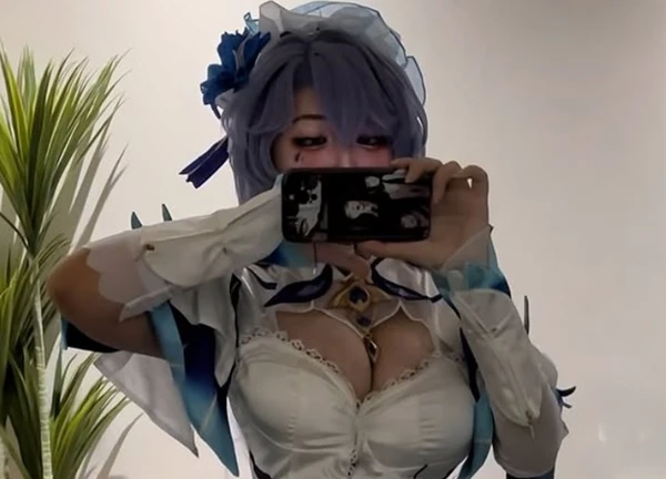 Nữ coser Việt giấu mặt thu hút cả trăm nghìn follow