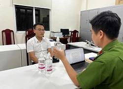 Phó chủ tịch UBND thị trấn Chúc Sơn cùng em trai sản xuất cồn giả