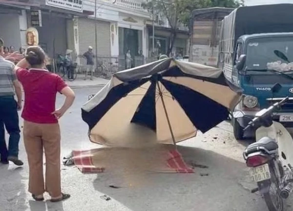 Tai nạn giao thông liên hoàn, hai vợ chồng và con gái thương vong