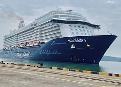 Tàu 5 sao Star Voyager đón khách du lịch từ Thành phố Hồ Chí Minh đến Singapore