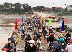 Chính thức nối lại cầu phao Phong Châu sau một tuần tạm ngừng