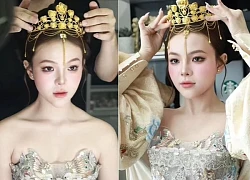 Cô dâu ở TPHCM xinh như búp bê, đầu đội vương miện làm từ 10 cây vàng