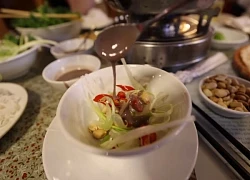 Khách Tây mê 1 món ăn Hà Nội, khen 'ngon xuất sắc': Là món 'làm mưa làm gió' trên truyền thông quốc tế