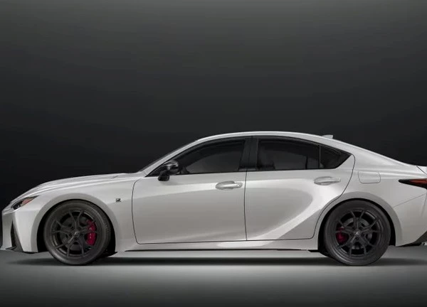 Lexus IS 500 Climax Edition giới hạn 500 chiếc tại Nhật Bản