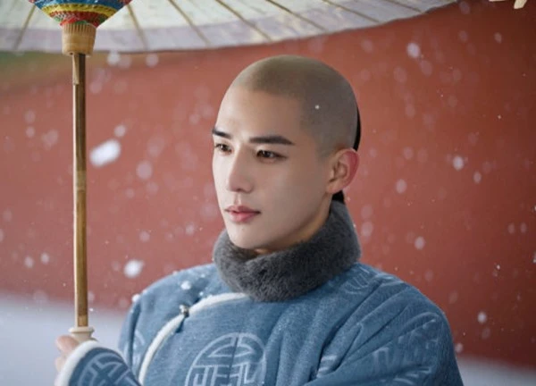 Mỹ nam có "chất liệu bạn trai" đỉnh nhất Trung Quốc: Visual tuyệt đối điện ảnh, cạo trọc đầu vẫn đẹp lai láng