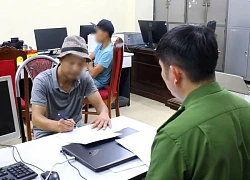 Phát hiện nhiều thùng xốp chứa nội tạng động vật hôi thối trên xe khách