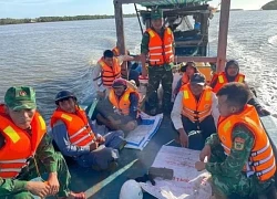 Sóc Trăng: Cứu nạn 7 công nhân trên sà lan mắc cạn do thời tiết xấu