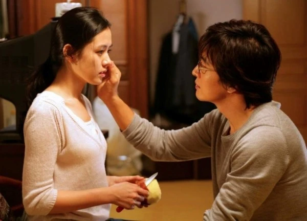 Son Ye Jin từng có cảnh nóng đầy mỹ cảm với Bae Yong Joon, nội dung phim ngang trái tới giờ vẫn thấy sai