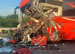 Vụ ô tô khách tông đuôi xe container trên cao tốc: Tạm giữ tài xế xe container