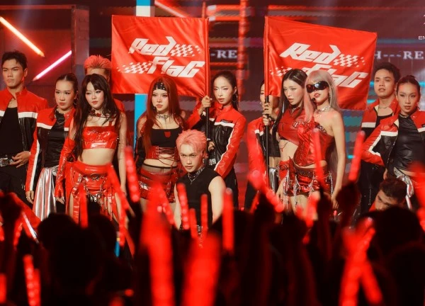 Anh Trai Say Hi hot bậc nhất bị chê "phá banh" bài hát của Em Xinh