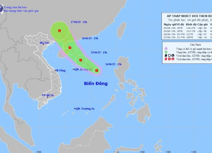 Áp thấp nhiệt đới trên Biển Đông, khả năng vào vịnh Bắc Bộ trong 2-3 ngày tới