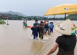 Miền Bắc còn mưa lớn xối xả, lũ trên sông Cầu đang lên rất nhanh