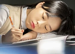 Con gái suy sụp, nhịn ăn mất ngủ, nằm lì trong phòng vì trượt lớp 10 trường công