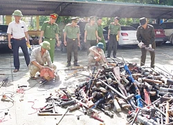 Công an tiêu huỷ hàng nghìn vũ khí, trong đó có hơn 400 khẩu súng, 23 bệ pháo