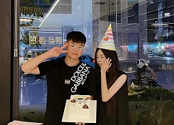 Được bạn thân lội đến nhà hát mừng sinh nhật giữa lũ lụt ở Thái Nguyên