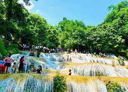'Giải nhiệt' ngày hè nắng nóng ở thác Mây
