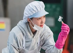 Lộ ảnh mỹ nhân Vườn Sao Băng đang bới tung bãi rác, diện mạo biến đổi không tin nổi sau đúng 1 năm