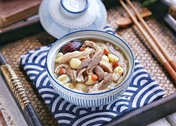 Mẹ tôi chỉ nấu món ăn này vào mùa hè bởi nguyên liệu tươi ngon, chất lượng tuyệt nhất, cả nhà ăn "hết veo"