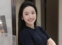 Quang Hải lái xe sang gần chục tỷ đưa vợ đi công tác, Chu Thanh Huyền cực tự tin giữa lùm xùm bán hàng