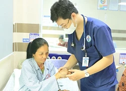 Ra chuồng gà vào buổi tối, người phụ nữ ở Phú Thọ phải đi cấp cứu với bàn tay sưng húp, đau nhức dữ dội