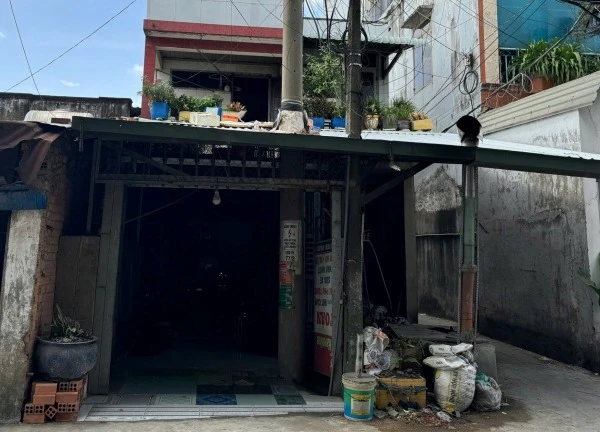 Thợ sửa nhà kể phút 'lạnh gáy' khi ngó vào bồn nước thấy có bộ xương người