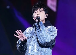 Tranh cãi chuyện mời nam ca sĩ top 1 showbiz về nhà mở concert riêng, netizen chốt "đúng là không có gì ngoài tiền"