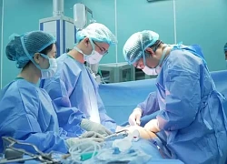 1 ngư dân Quảng Ngãi bị thủng tạng trên biển được cứu sống ngoạn mục