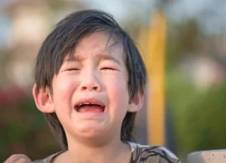 Bố chồng rất thương cháu gái nhưng sẵn sàng vác roi ra đánh cháu trai mới lên 5, lý do ông đưa ra khiến tôi cạn lời