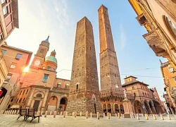 Bologna Thành phố mái vòm cổ kính, nơi ẩm thực và tri thức hòa quyện giữa lòng nước Ý