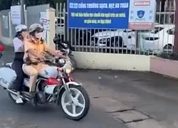Cầm nhầm thẻ dự thi của bạn, nữ sinh được CSGT Đồng Nai hỗ trợ kịp giờ thi