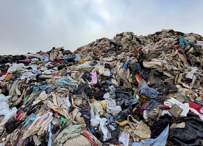 Chile quyết tâm xử lý bãi rác quần áo lớn nhất thế giới