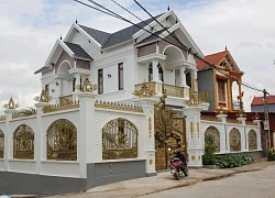 Hàng trăm cảnh sát vây bắt nhóm lừa đảo, hình ảnh nhà của đối tượng cầm đầu gây chú ý