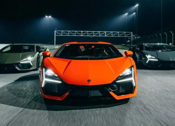 Lamborghini sắp trình làng mẫu xe mạnh nhất lịch sử phát triển của hãng