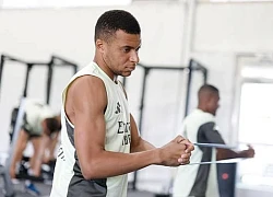 Mbappe tiều tụy sau 7 ngày nhập viện khẩn cấp