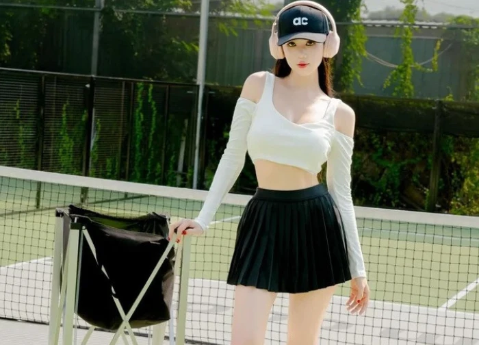 Ngọc Trinh lại khiến cộng đồng mạng "dậy sóng"! Hở bạo khi chơi pickleball
