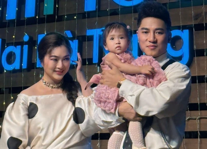 Diễn viên Thanh Trúc công khai đã kết hôn, có con gái đầu lòng với 1 ca sĩ Vbiz!