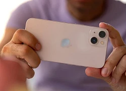 Giá iPhone 13 giảm về mức thấp nhất từ khi lên kệ tại Việt Nam