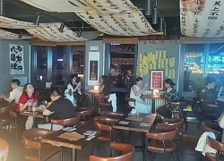 Giới trẻ Trung Quốc đi bar kết hợp xin quẻ cầu may: Đằng sau những gam màu tối của nền kinh tế lớn thứ 2 thế giới