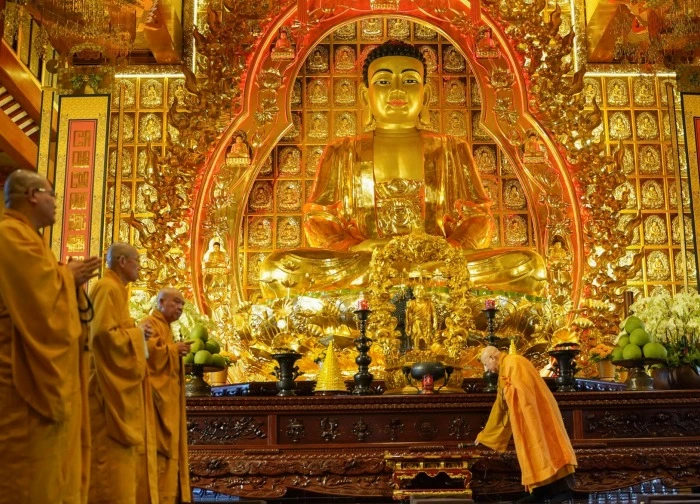 Hàng ngàn chùa thỉnh chuông sáng 1/7, cầu quốc thái dân an