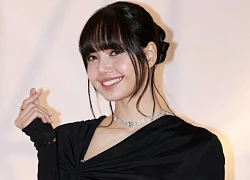 Lisa (BLACKPINK) lên tiếng về bức ảnh chảy máu tai gây hoang mang khắp MXH