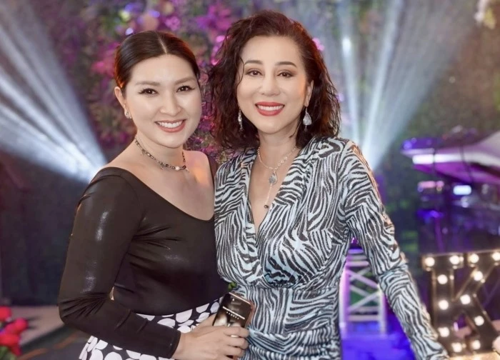 MC Kỳ Duyên trẻ đẹp trong tiệc sinh nhật tuổi 60, NSND Tự Long đầy lo lắng