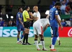 Pep mắng trọng tài là 'đồ khốn'