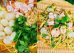 Quả vải giảm giá sâu chỉ còn vài nghìn đồng/kg bán đổ đống, chị em bày nhau làm món ngon dễ làm cho bữa ăn gia đình thêm phần hấp dẫn