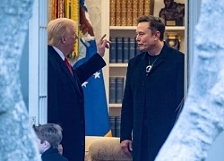 Tổng thống Trump cảnh báo xem xét trục xuất tỷ phú Musk